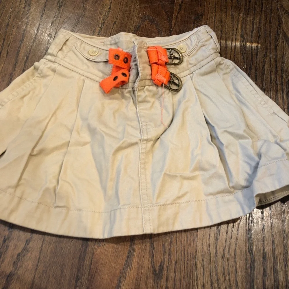 Size 5 Ralph Lauren khaki pleated skirt with orange belt with pockets 🌟⭐️💥